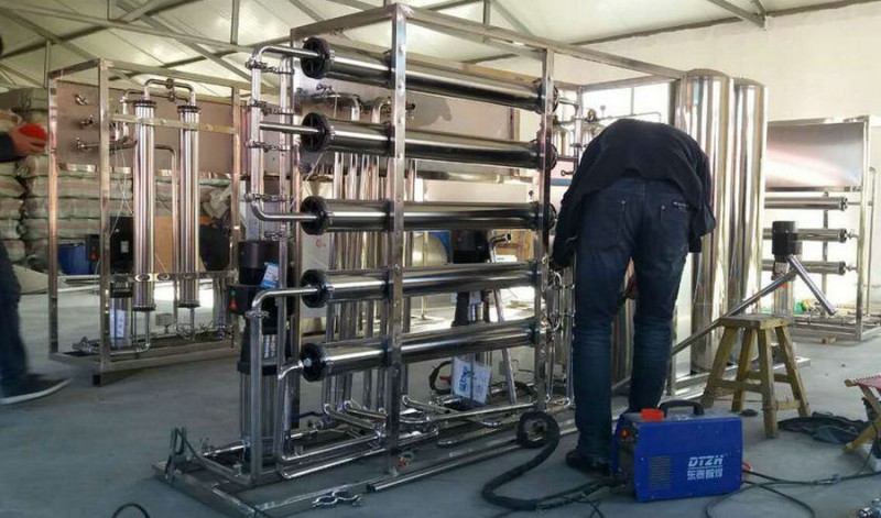 長(zhǎng)春1-5噸反滲透純凈水設(shè)備多少錢匯河長(zhǎng)春分廠優(yōu)質(zhì)商品價(jià)格合理