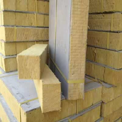 產(chǎn)品名稱：手工巖棉復合板
