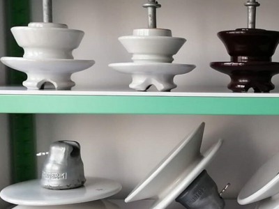 鑫通電力生產陶瓷地線絕緣子