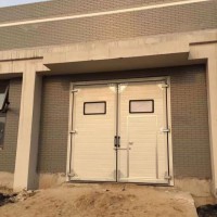 生產(chǎn)工業(yè)提升門(mén)、批發(fā)垂直提升門(mén)、工業(yè)保溫門(mén)廠家，工業(yè)門(mén)