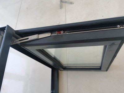 閬閬門業(yè)有限公司，防火門窗， 乙級防火窗